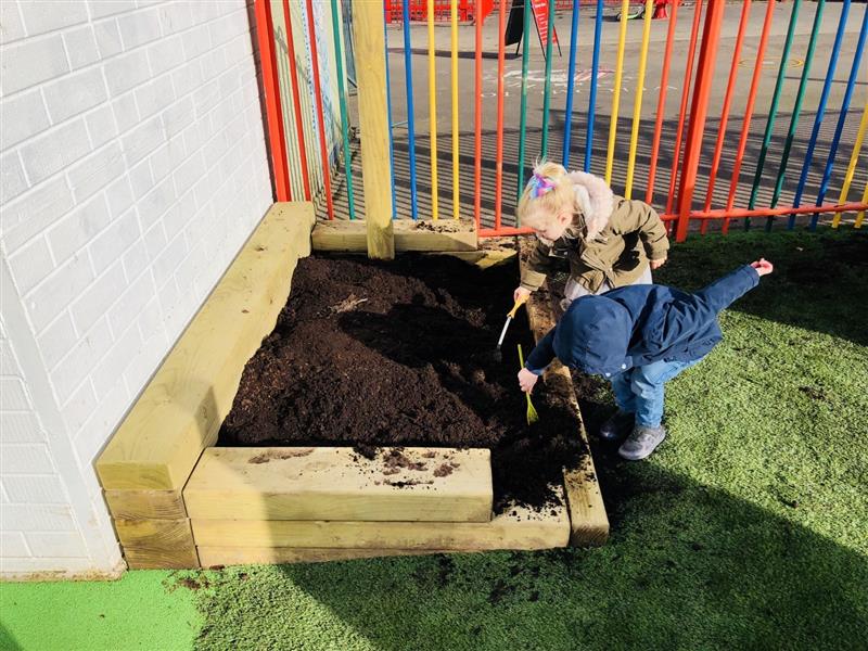 Messy Play Dig Pit