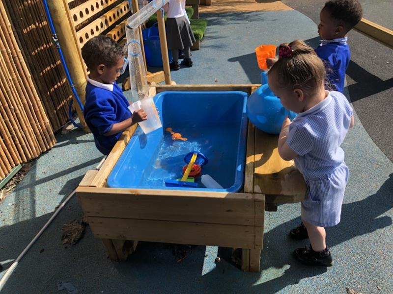 Water Table with Lid