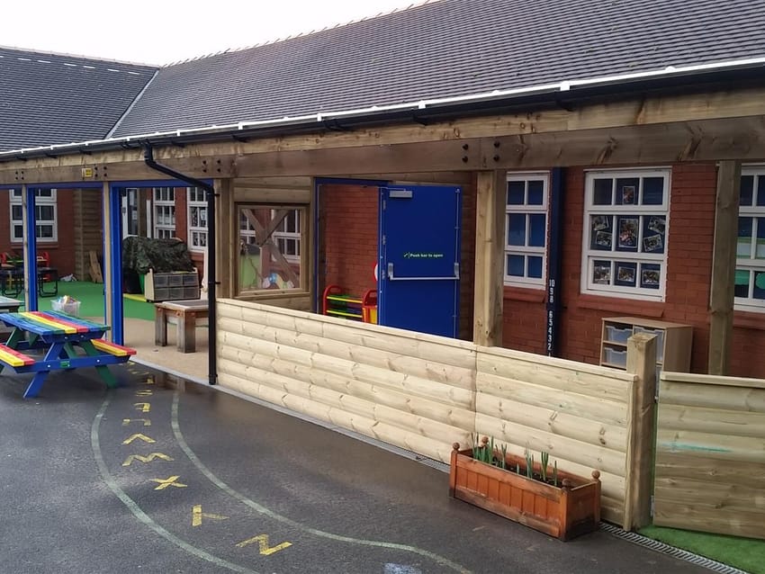 Haslington Primary's New Free Flow Environment | Pentagon Play