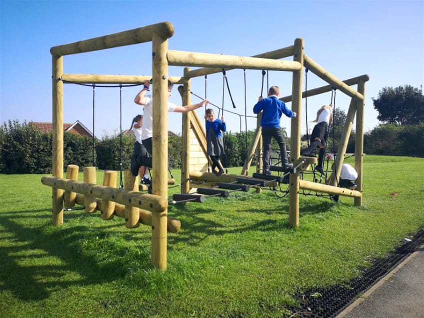Asquith Primary School’s Puzzlewood Climbing Frame Main Image
