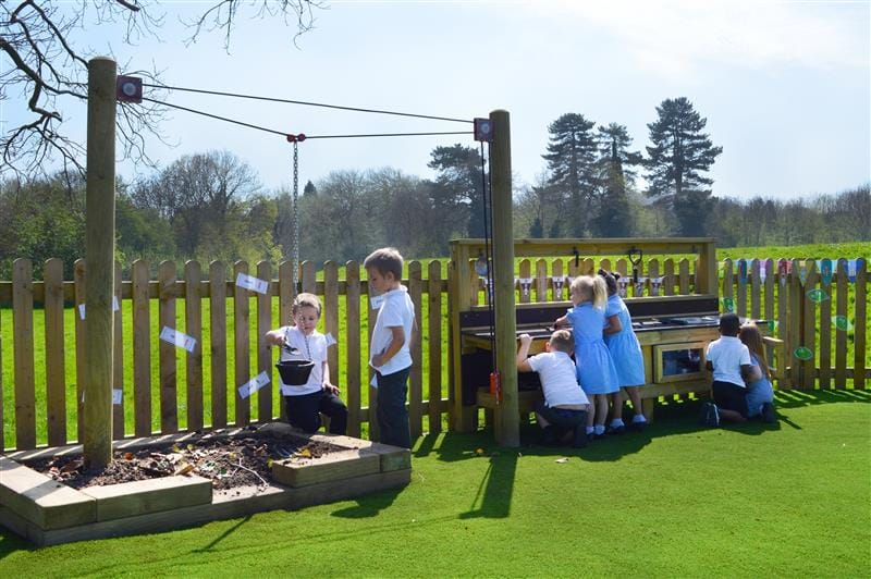 Mud, sand and water play equipment
