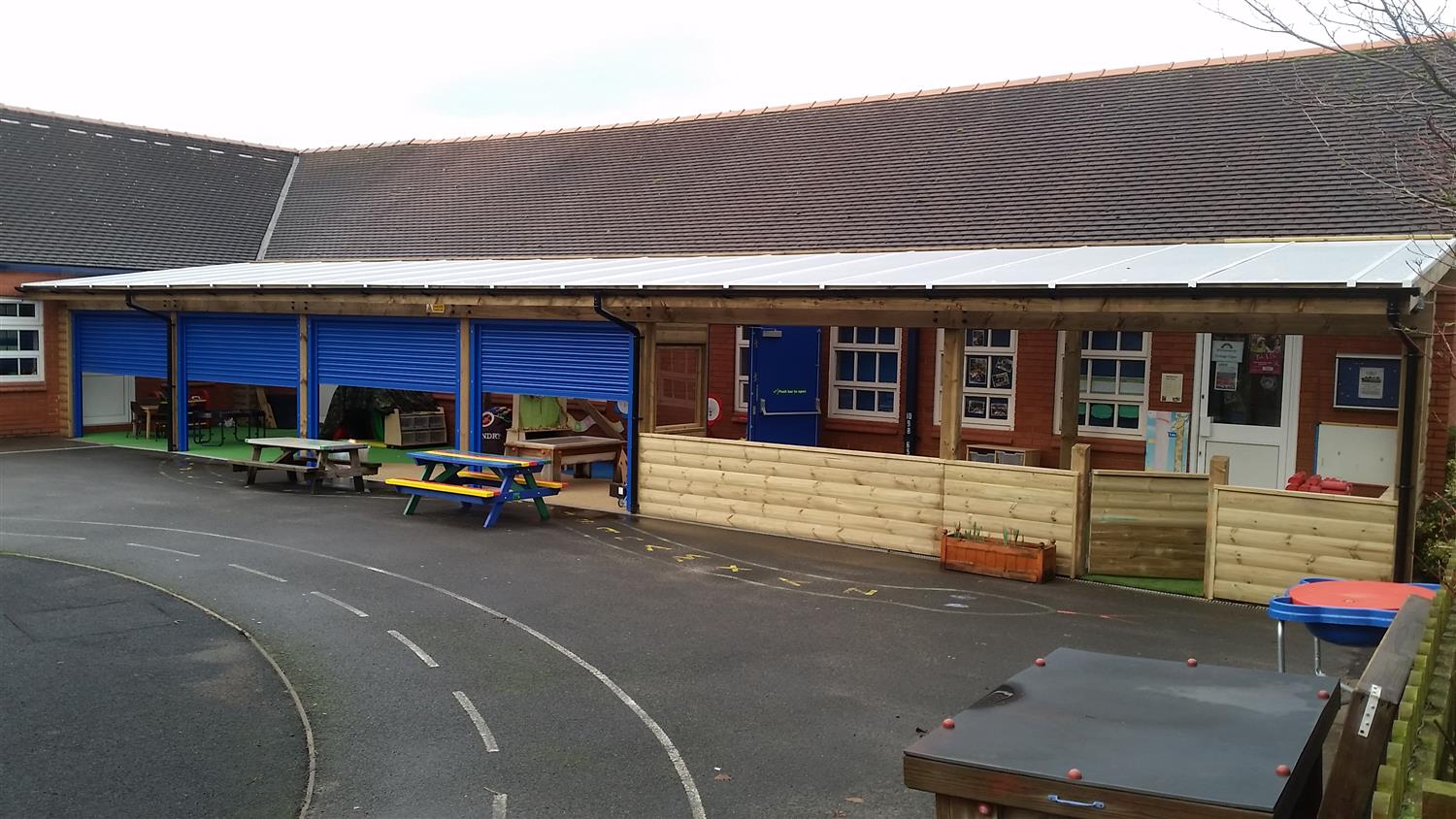 Haslington Primary's New Free Flow Environment | Pentagon Play