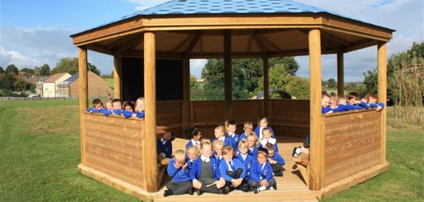 5 Benefits Of An Outdoor Classroom for Schools