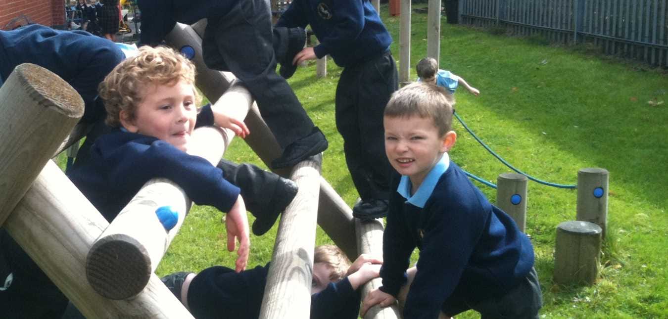 How to Help A Child Settle Happily Into School