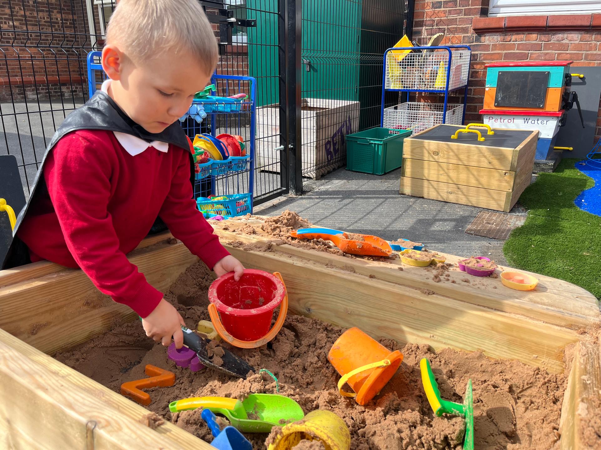 Sand box for primary school playgrounds 