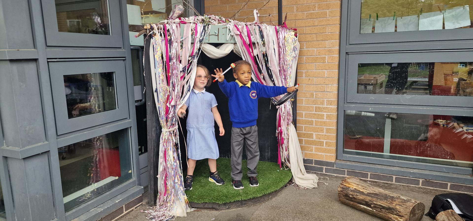 Freestanding stage for primary school playgrounds