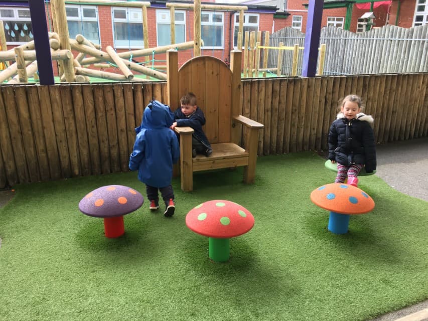 playground seating soloutions