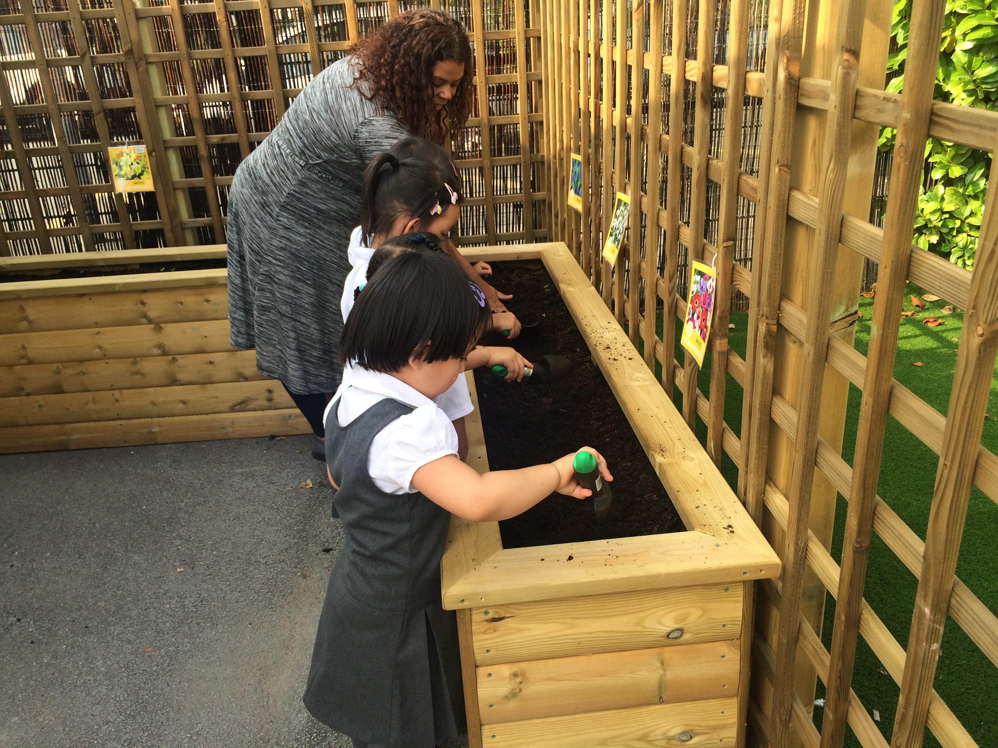gardening equipment for schools
