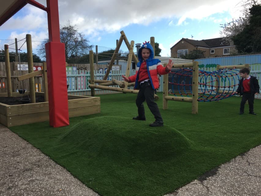 Artificial Grass Mounds For Schools