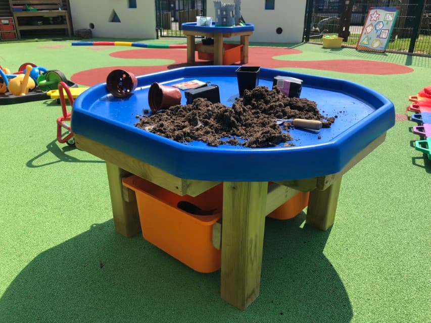 Natural Play Tuff Spot Table