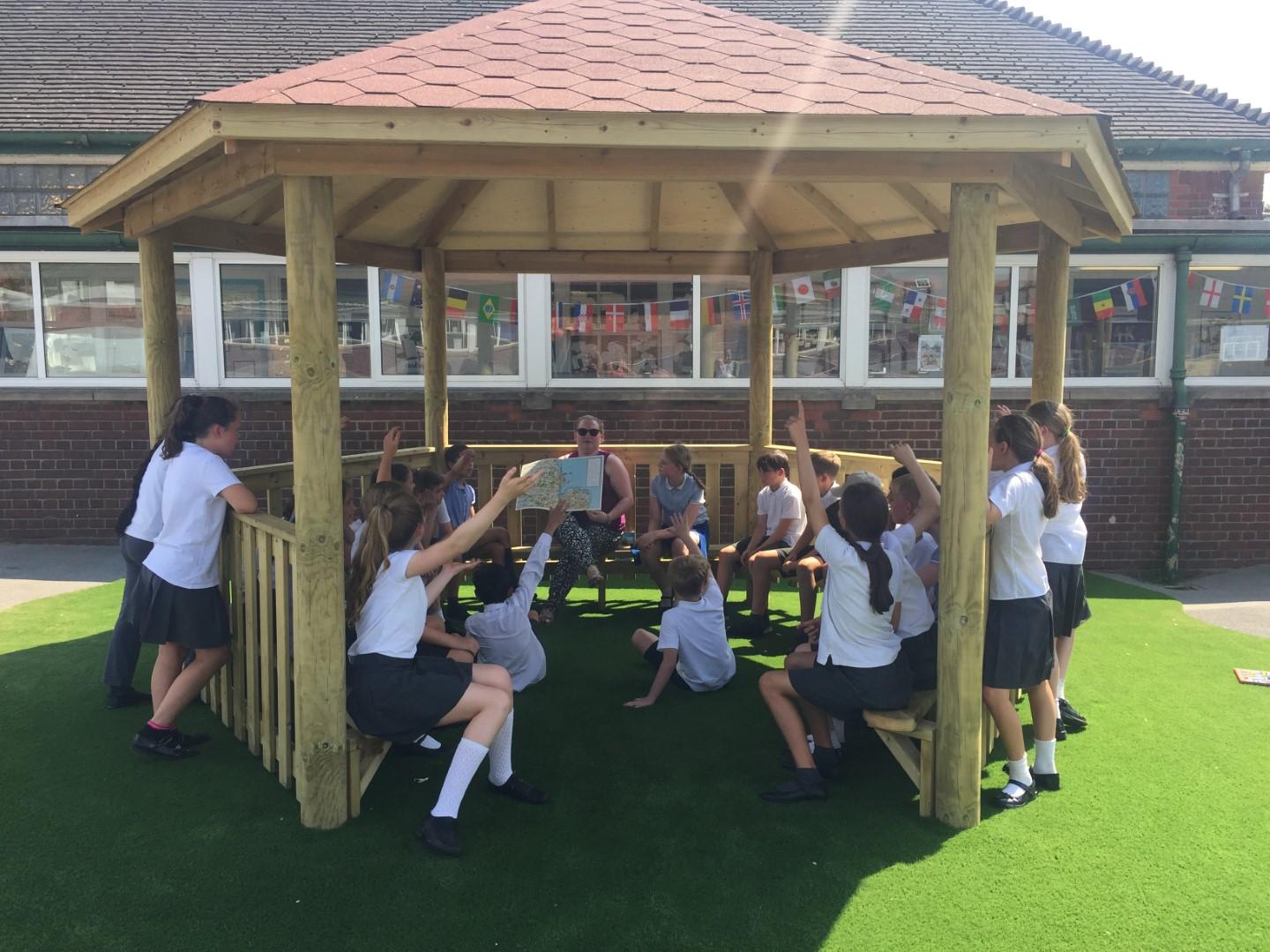 outdoor-classrooms-for-schools