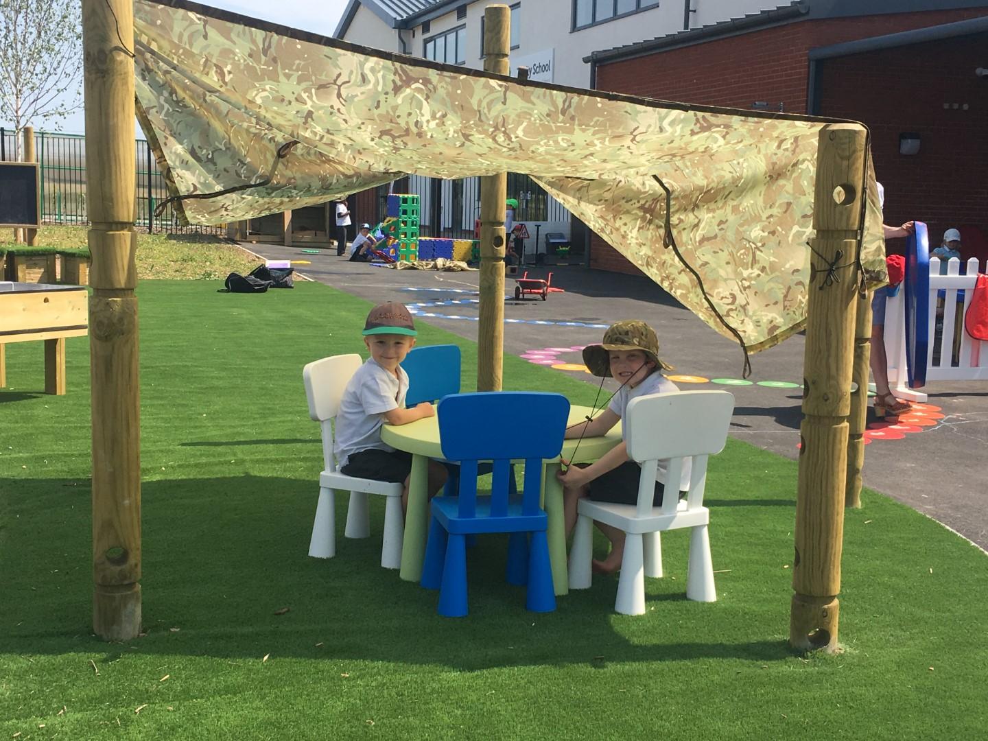 school den making role play