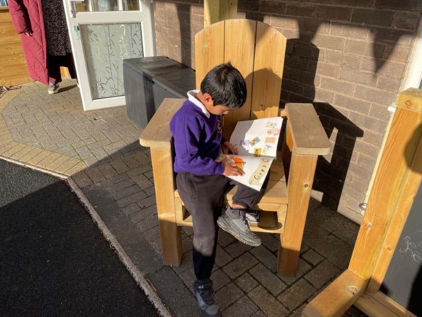 Storytelling chairs for schools
