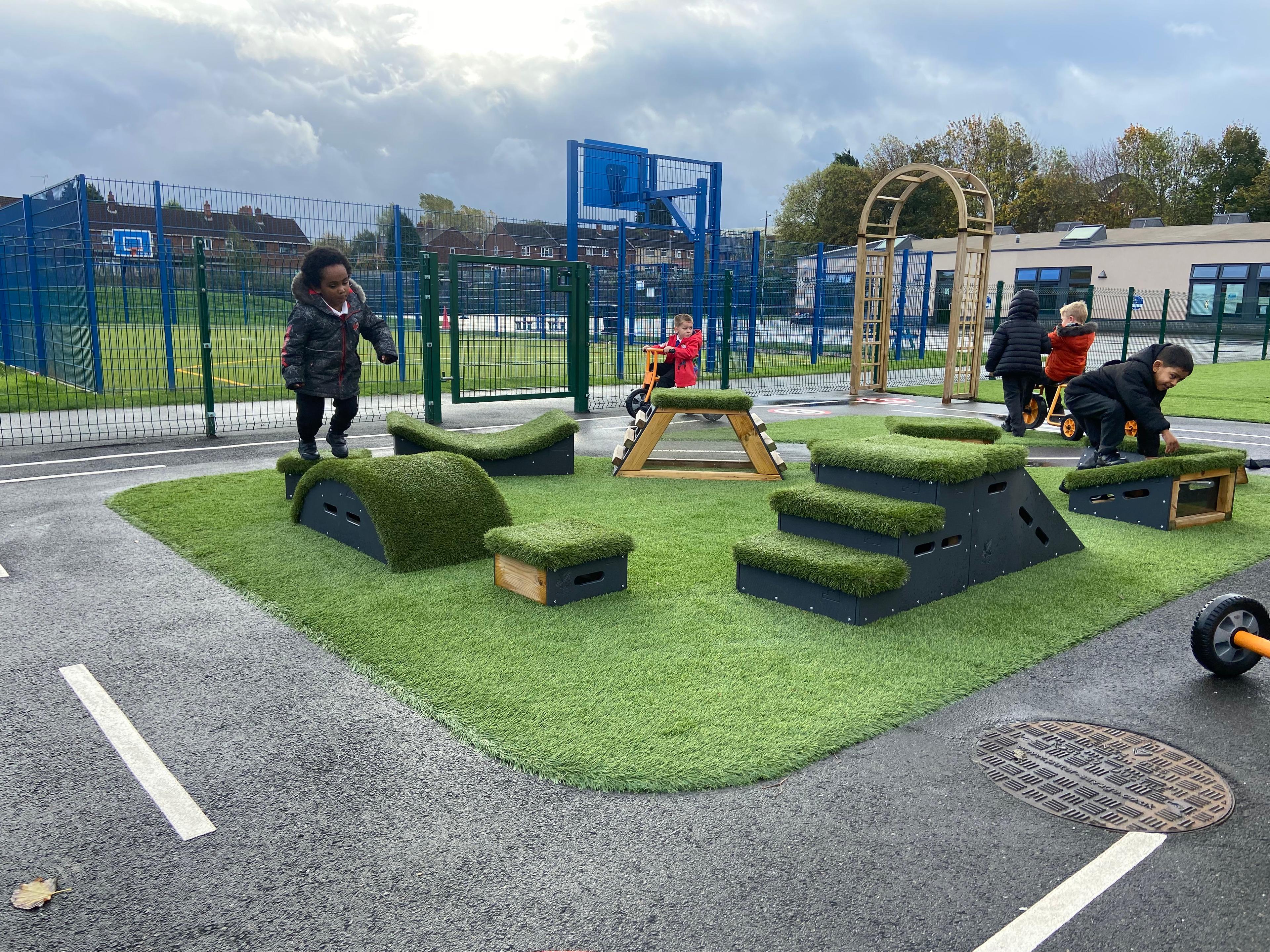 outdoor moveable playground equipment for primary school settings