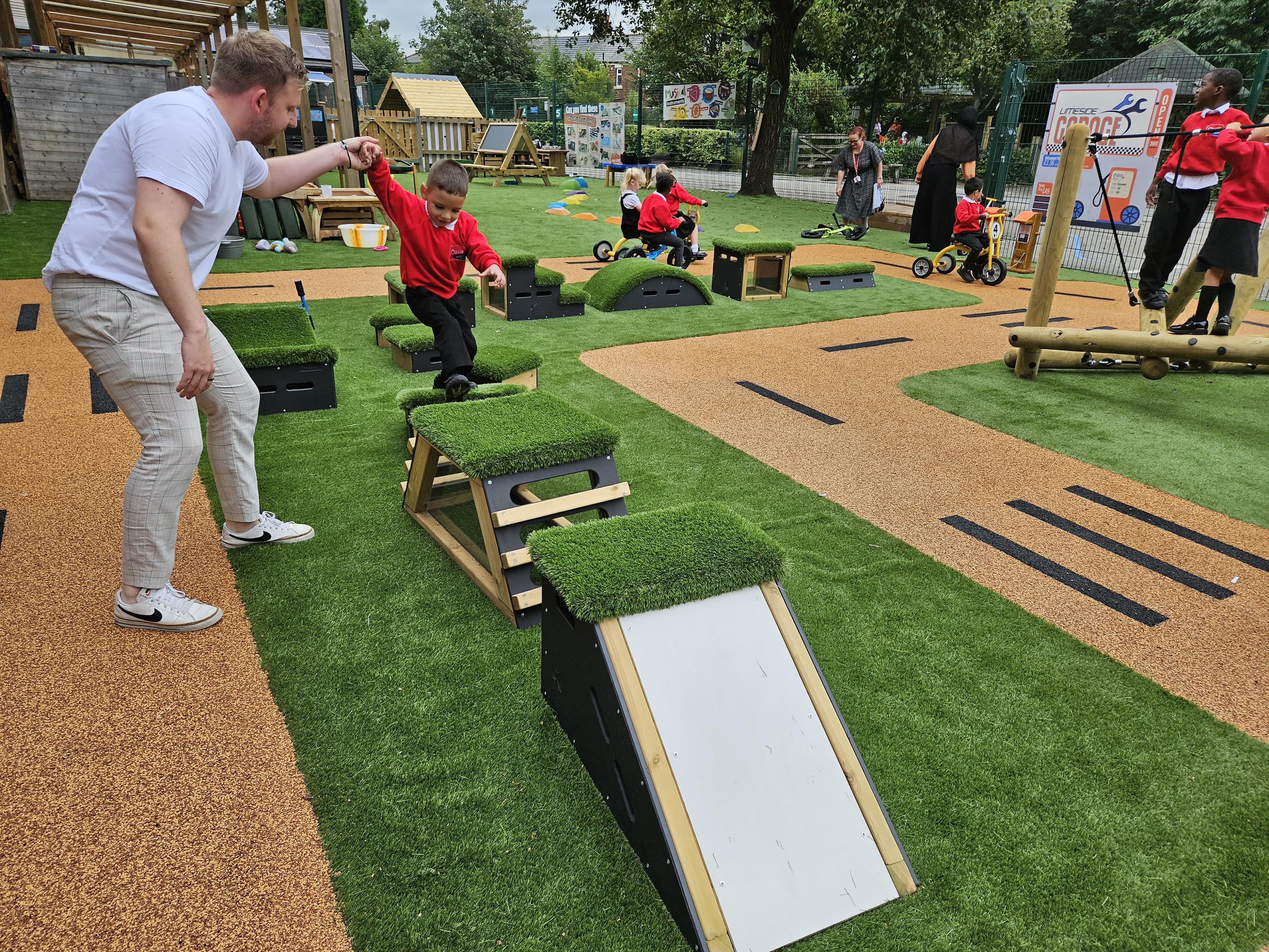 Get Set, Go! Blocks - The Mendips Set at School