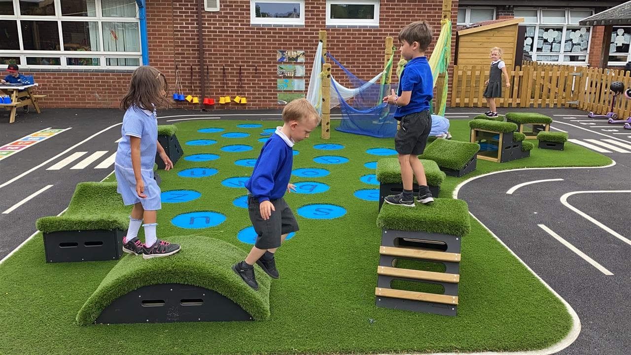 children playing on get set go blocks