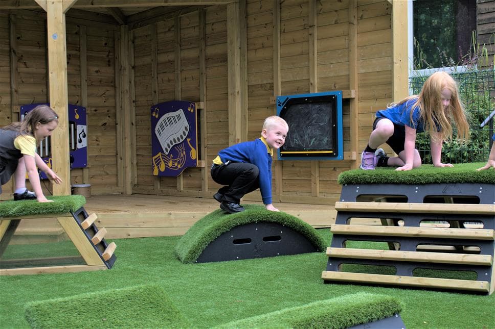 Outdoor movable artificial grass blocks for primary schools