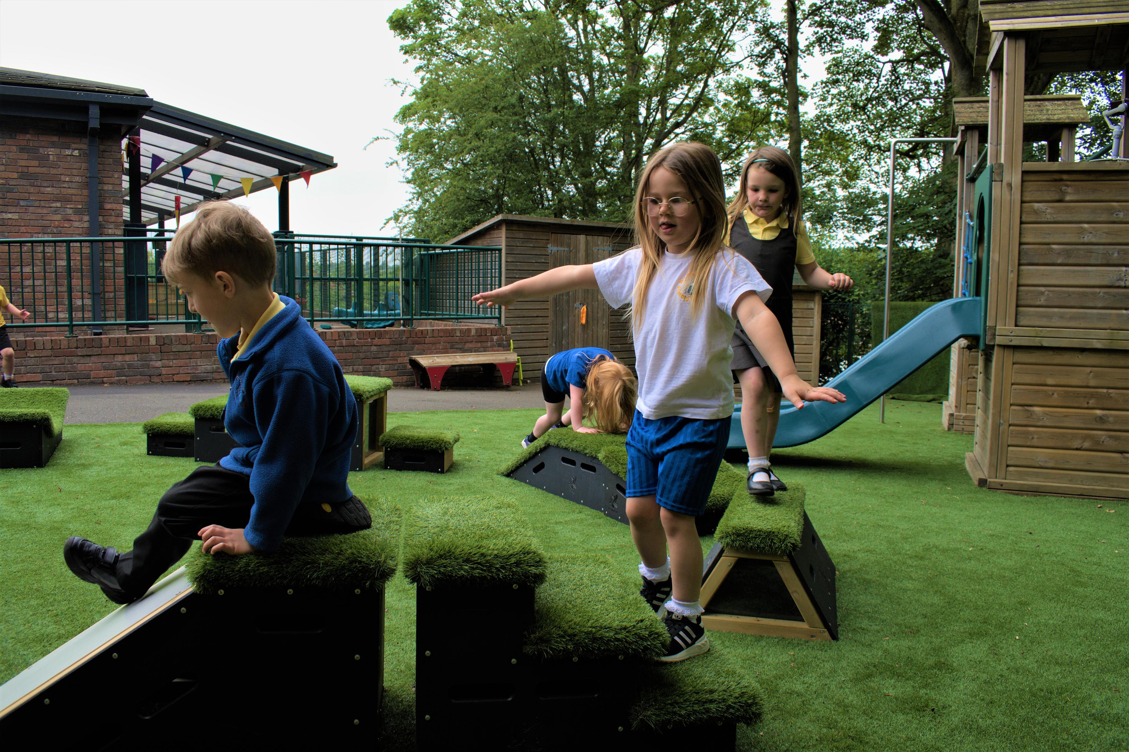 artificial grass top movable blocks for primary schools