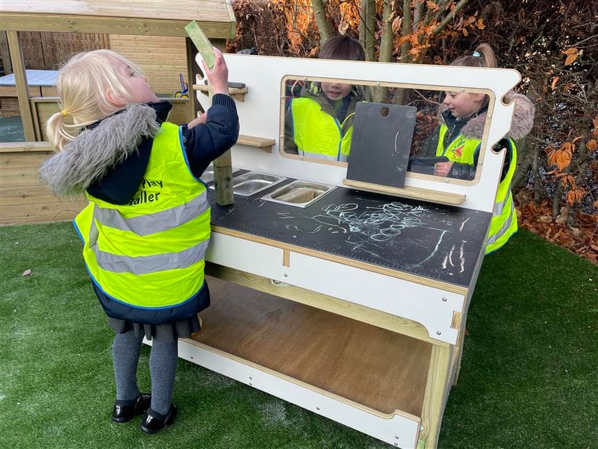 A construction table for primary schools