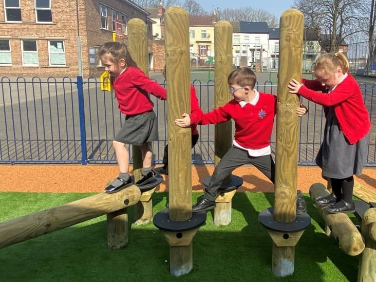 Outdoor trim trail equipment for playgrounds