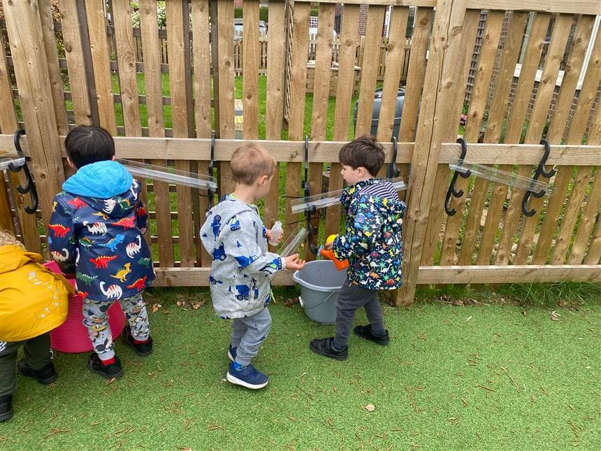 Outdoor water play for schools