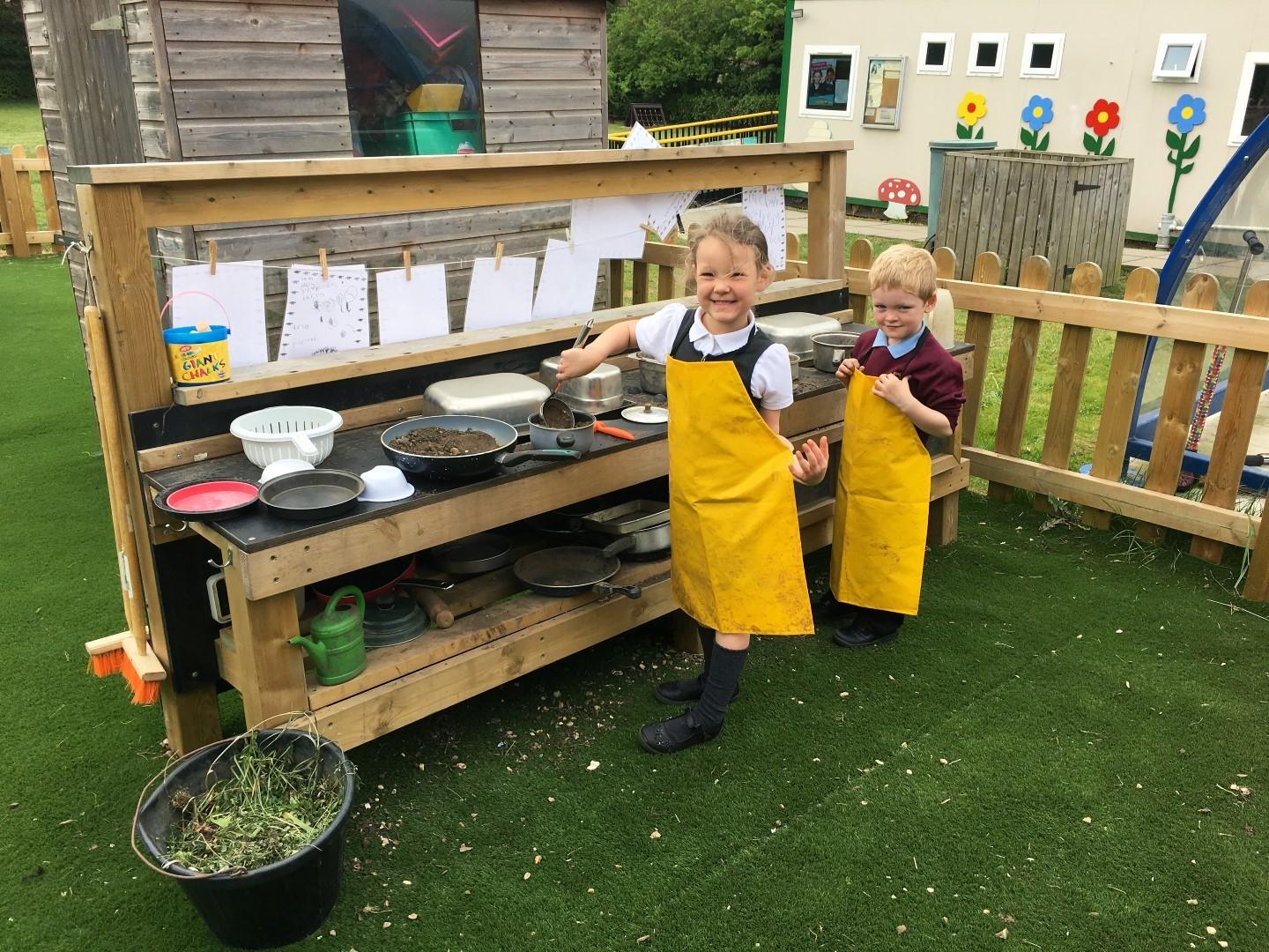 messy mud play ideas for eyfs