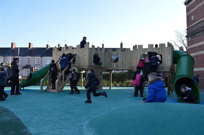 Outdoor play castle