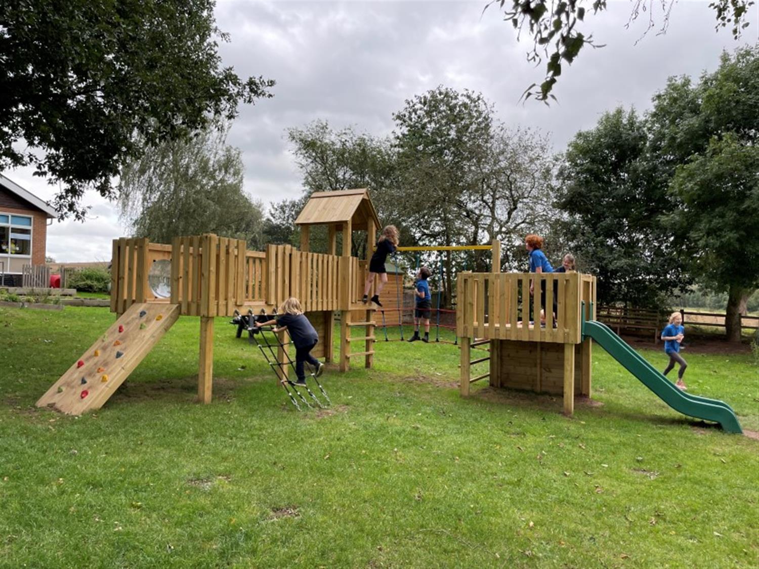 Play Tower for Bromesberrow St Mary’s CofE Primary | Pentagon Play