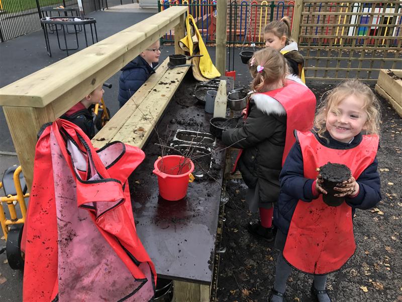 mud kitchen eyfs