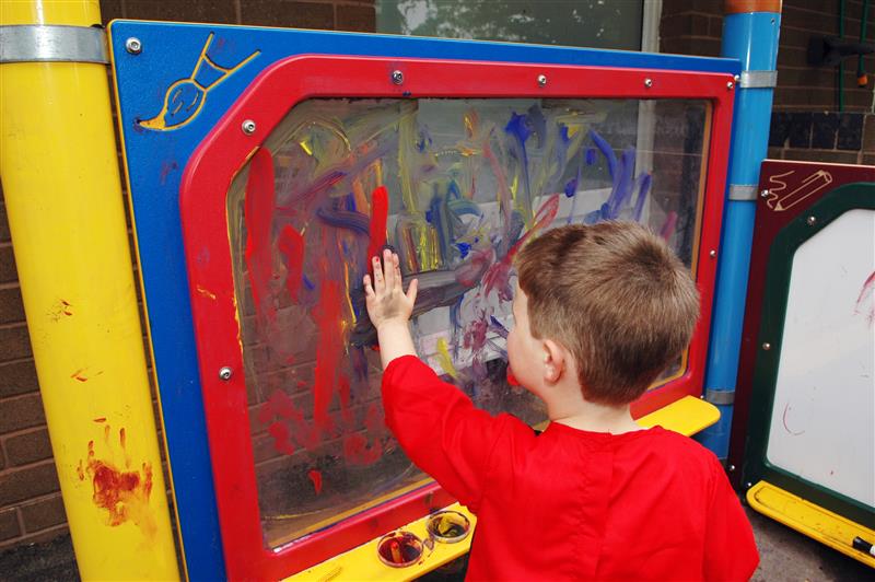 SEN playground equipment - Messy Play