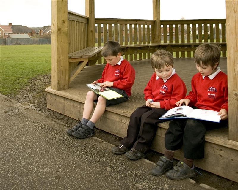 Outdoor Reading at school