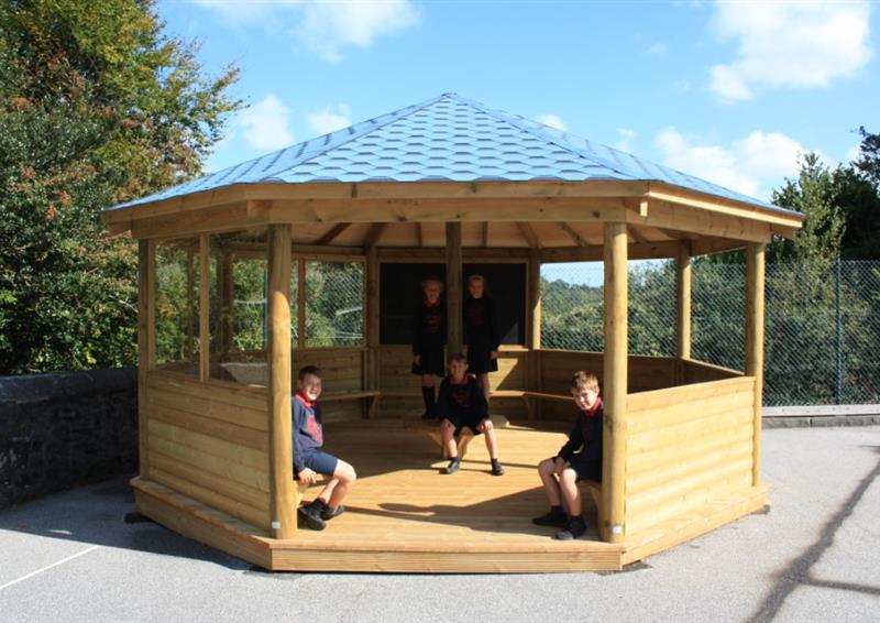 outdoor classrooms for schools 