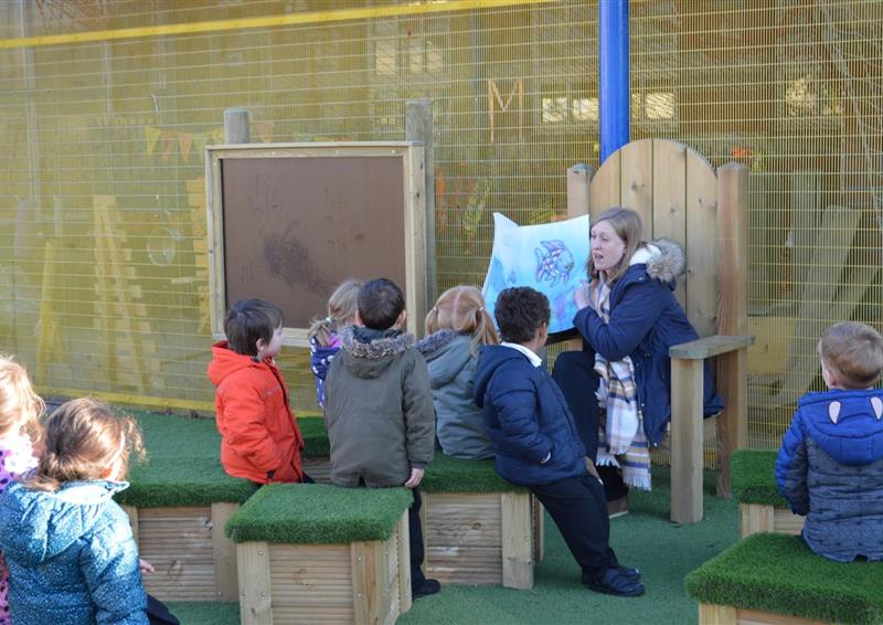 outdoor seating for schools