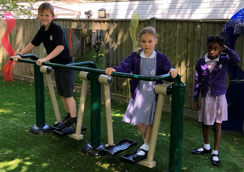 outdoor gym equipment for schools