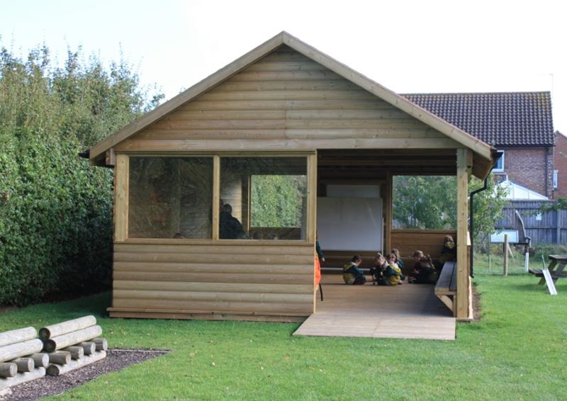 outdoor classrooms for schools 