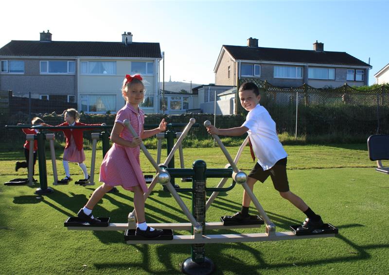 Outdoor gym equipment for schools
