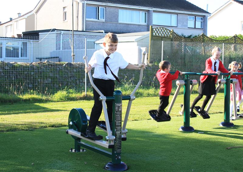 Outdoor gym equipment