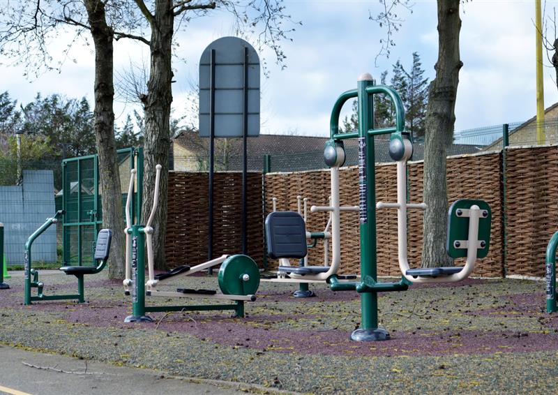 outdoor gym equipment