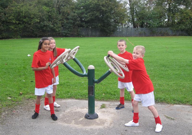outdoor gym equipment for parks